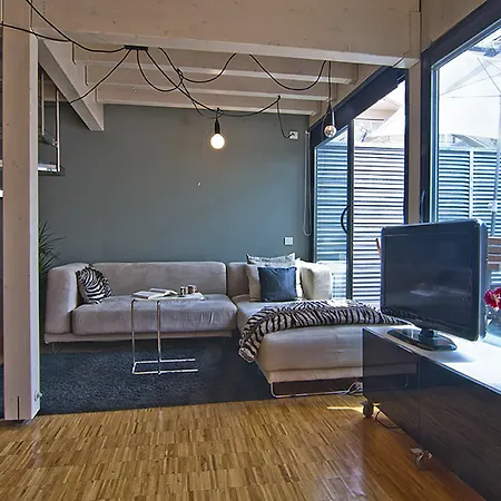 My Space Executive Center Apartment *
